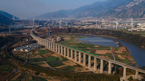 国社@四川｜复兴号今日开进大凉山