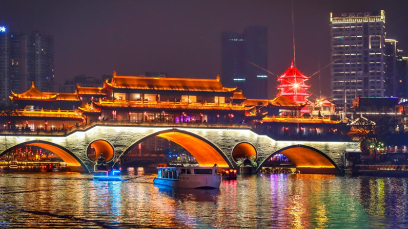 夜游锦江 体验不一样的成都元宵味