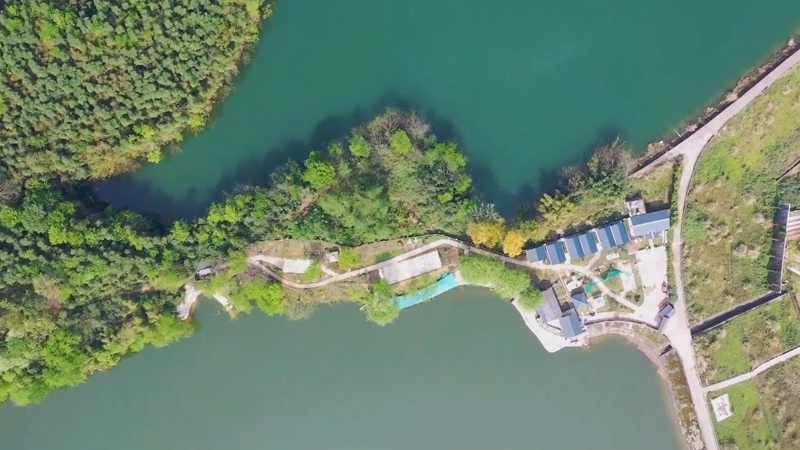 四川绵竹：九龙山上春意浓 踏青赏花正当时