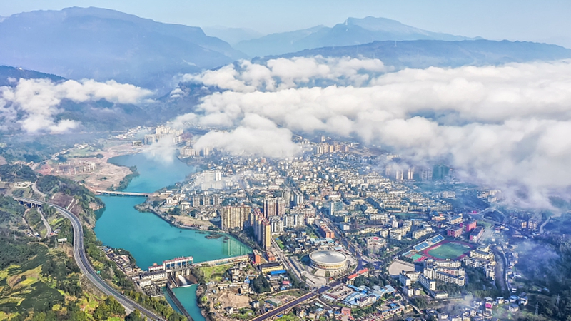 雅安推动制造业高质量追赶发展